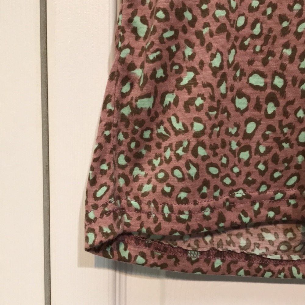 NWT hooded sleeveless printed tank top - Picture 2 of 5